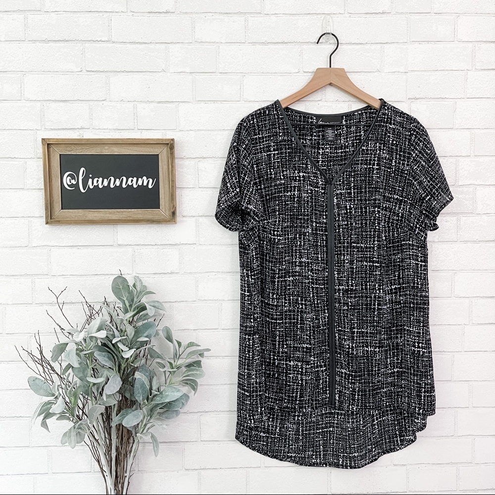 LANE BRYANT Black Spatter Pattern Leather Trim Hi-Low V-Neck Top